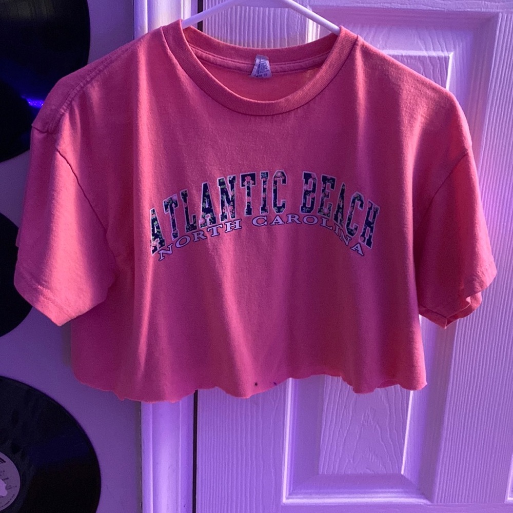 pink cropped top